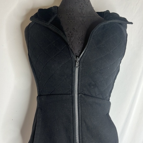 The North Face Reversible Caroluna Vest - Picture 5 of 13